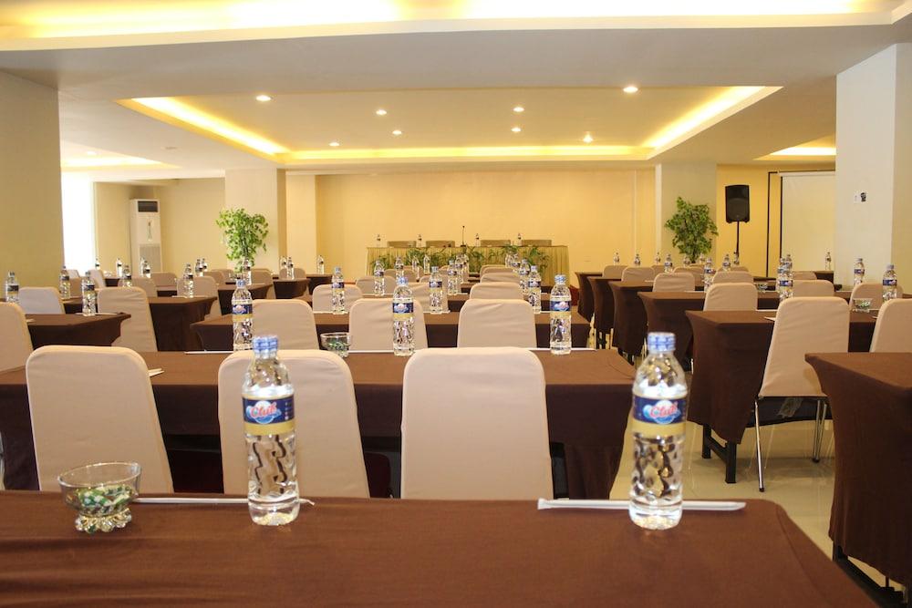 Grand Asia Hotel Macasar Exterior foto