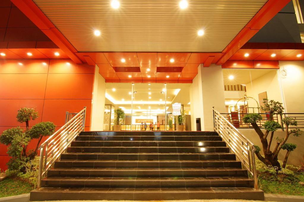 Grand Asia Hotel Macasar Exterior foto